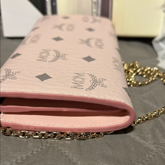 NWT’s …. MCM Pink Monogram Clutch/Wallet with Chain - Picture 3 of 7